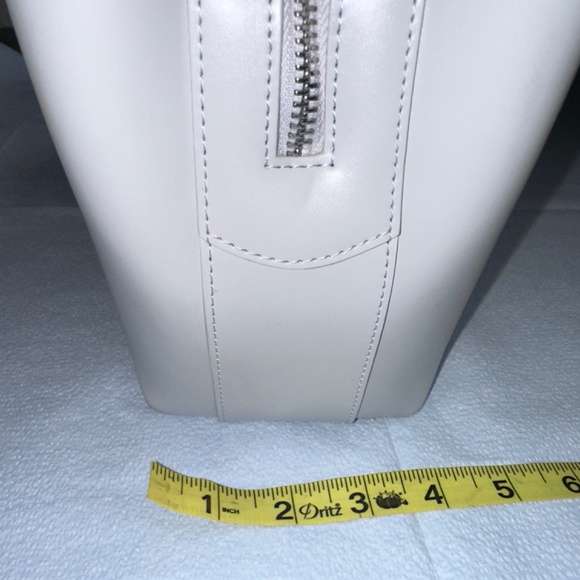 Handbag - Picture 11 of 12